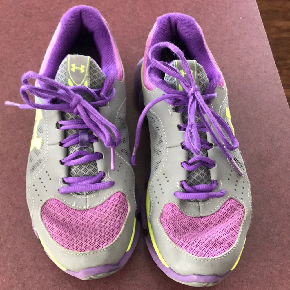 Under armor tennis shoes